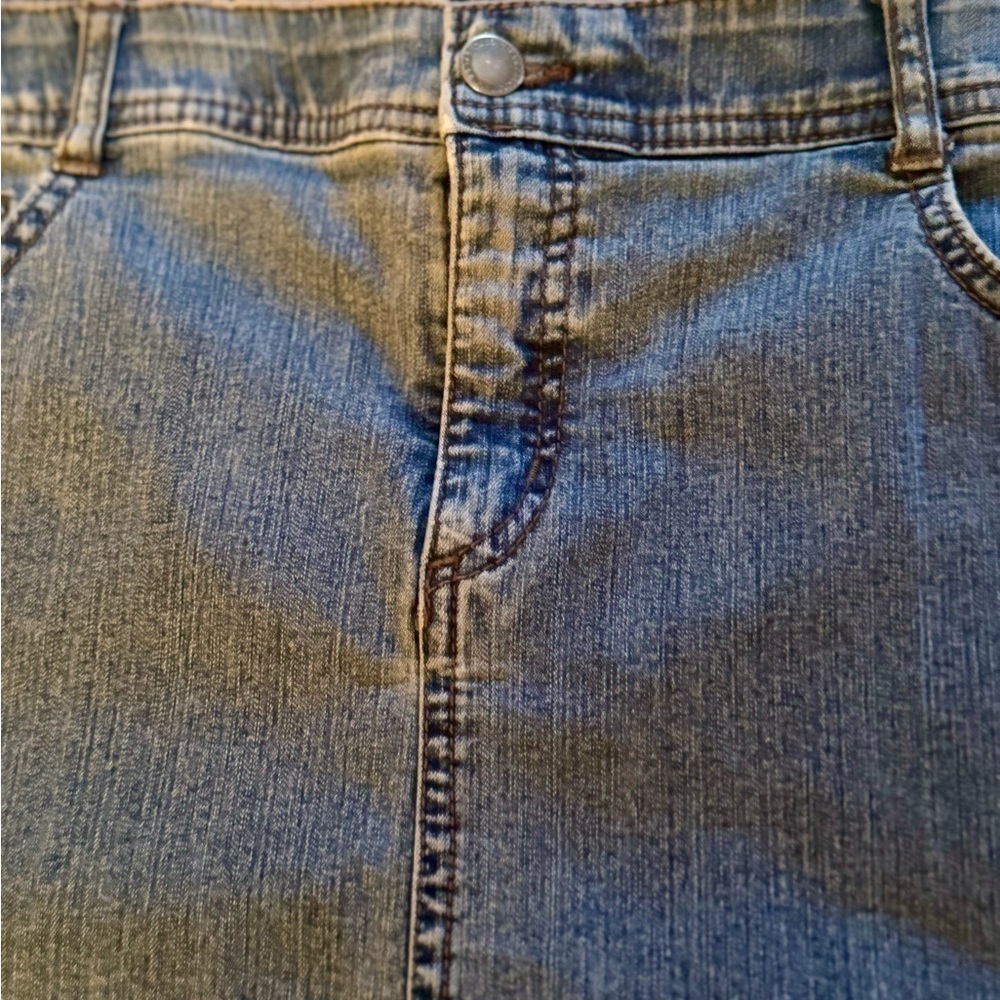 Charter Club Denim Skirt size 12 light blue wash - Picture 3 of 4